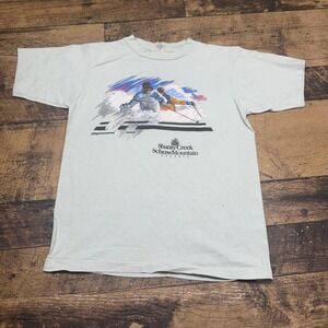 Vintage 1986 Shanty Creek Schuss Mountain Resort Ski Graphic T-Shirt‎